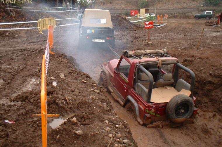 4x4 en charco de barro 4x4